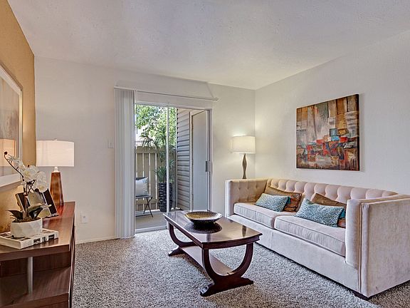 Northridge Court Apartments Living Room