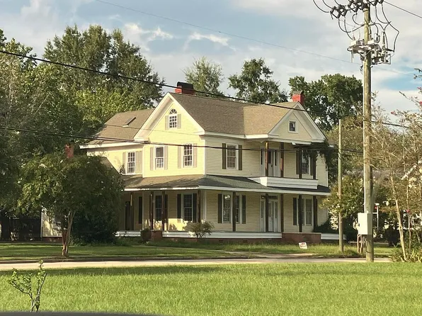 611 S Main St, Bladenboro, NC 28320