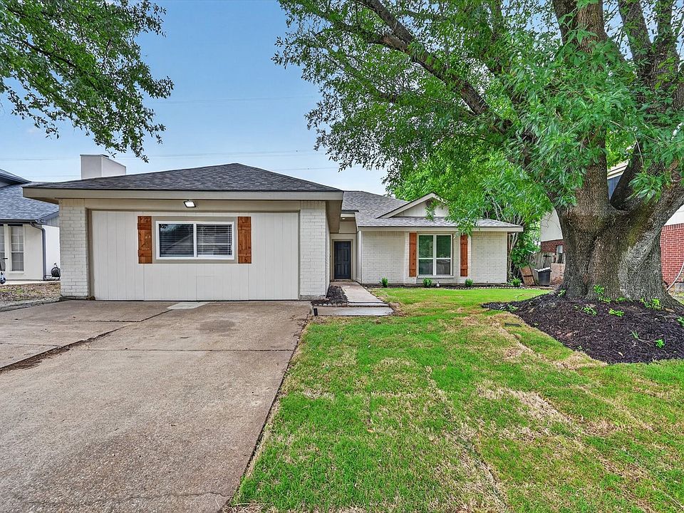 1st image of 2832 Red Oak Dr