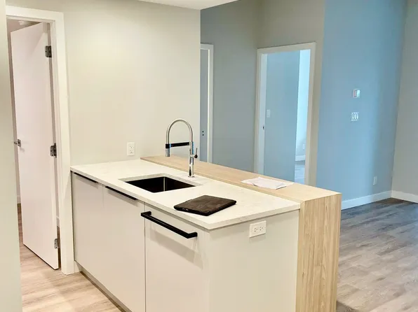 567 Emerson St #1409, Coquitlam, BC V3J 0G3
