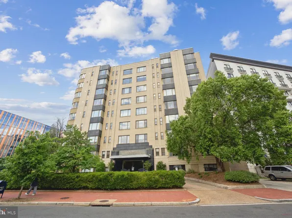 1 Scott Cir #506, Washington, DC 20036