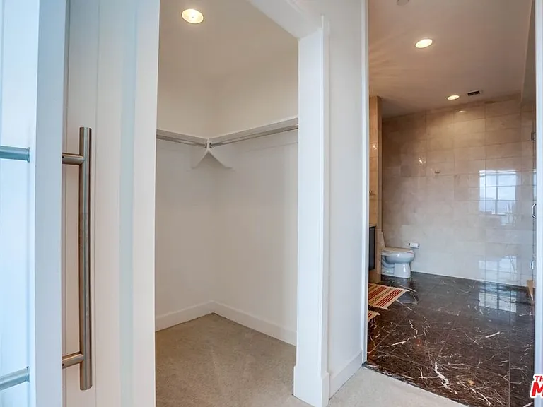 900 W Olympic Blvd #31F — Photo 16