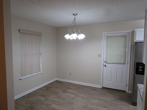 5th image of 2721 Oak Park Ct