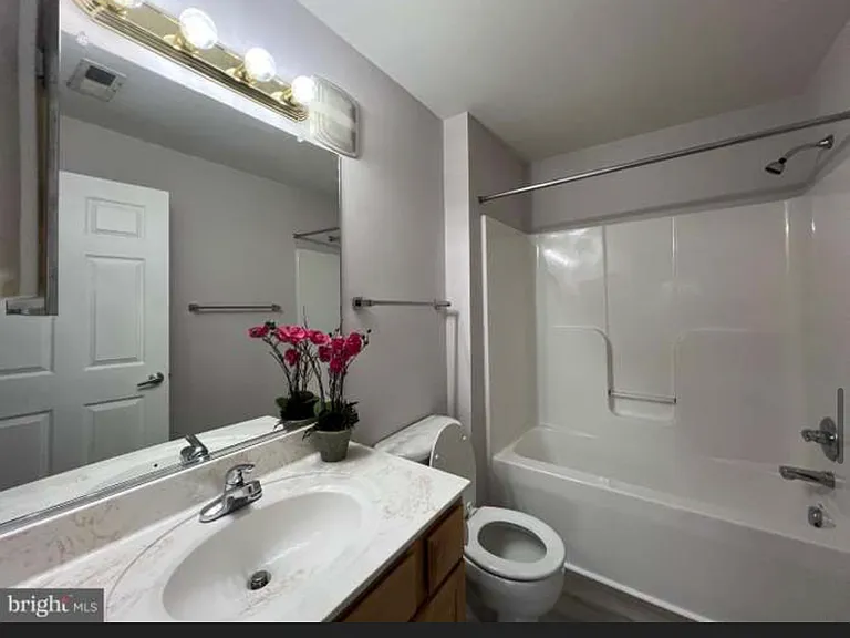 501 Garrison Woods Dr #302 — Photo 18