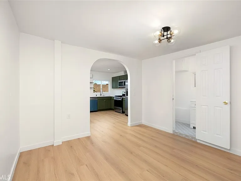 4173 York Blvd — Photo 14