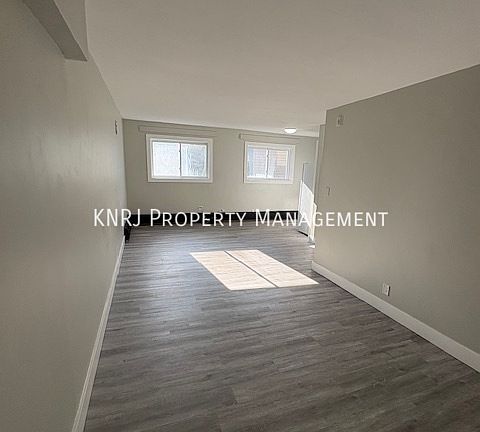 5th image of 470 Chippewa St W #2