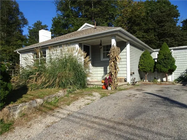 9 Totoket Road, Waterford, CT 06375