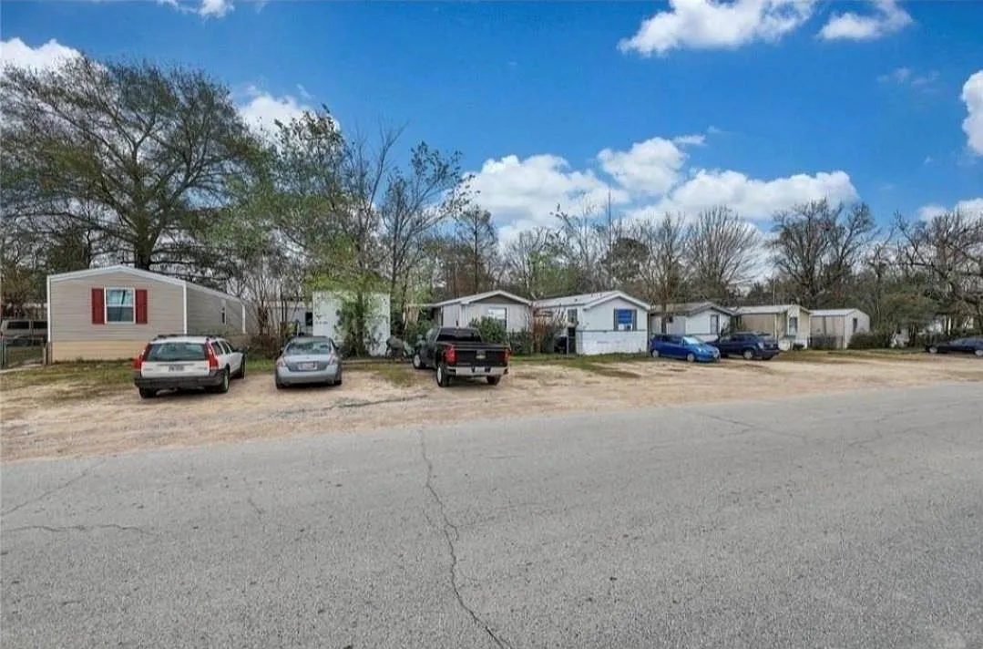 2 bed, 2.0 bath, 896 sqft, $975 — Photo 1