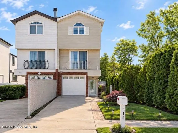 214 Slater Blvd, Staten Island, NY 10305