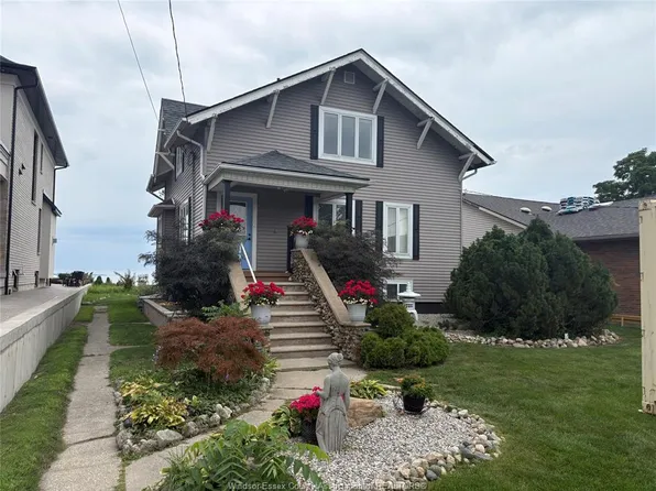 13222 Riverside Dr E, Tecumseh, ON N8N 2M6