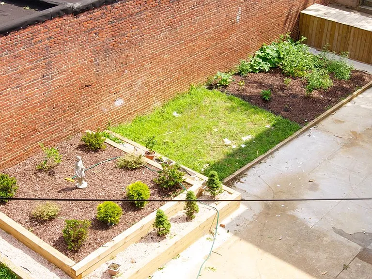 courtyard/vegetable garden