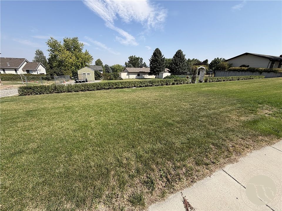2nd image of Interlachen Dr Lot 8B