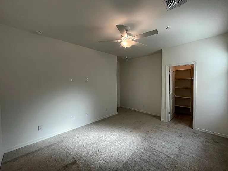 265 E Balsam Dr — Photo 34