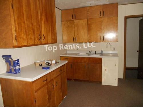 3rd image of 724 Brown Ave