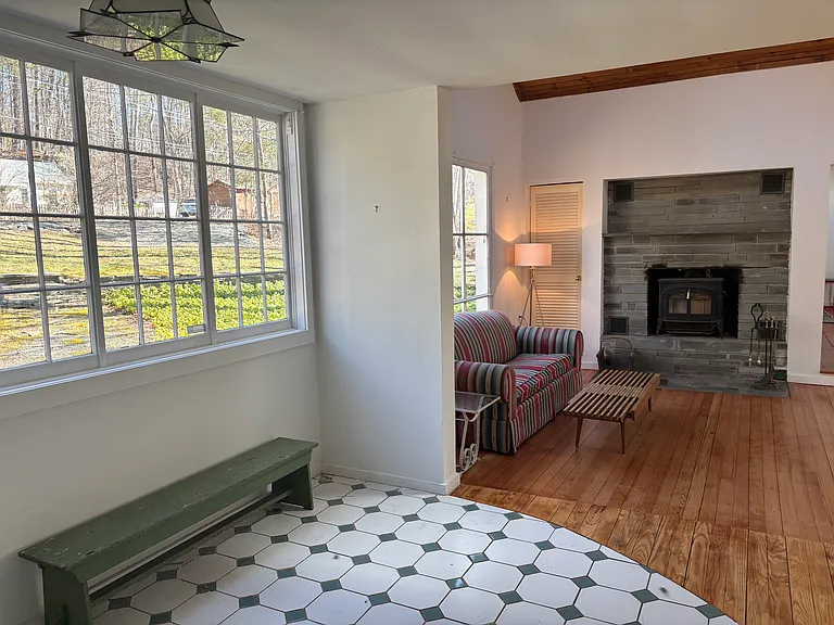 2397 Glasco Turn Pike — Photo 16