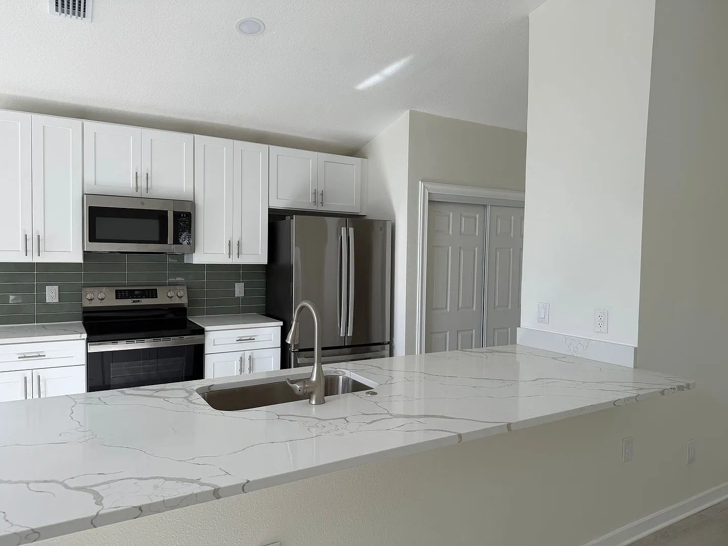 3/2 Pool Home for Rent — Photo 4