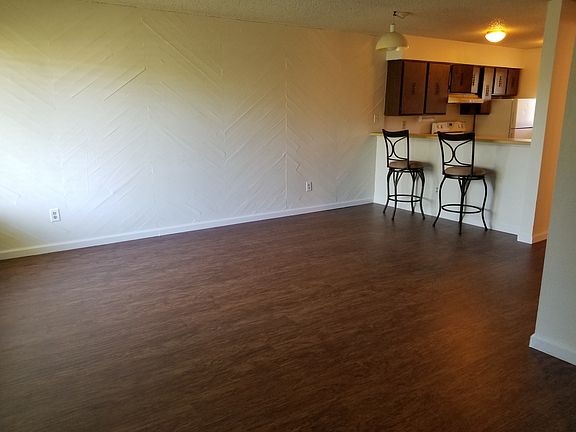 3rd image of 1705 Heatheridge Rd Unit F204