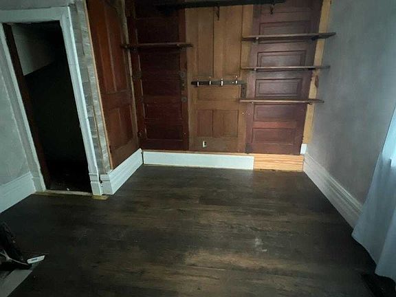 4th image of 416 E Main St