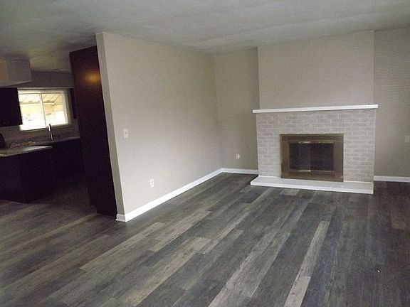 3rd image of 4325 Miriam Dr