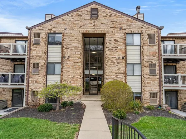 24 Woodland Hills Dr, Newport, KY 41071
