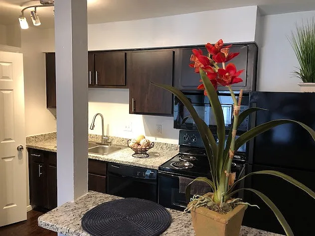 Residence at The Heights — Photo 11