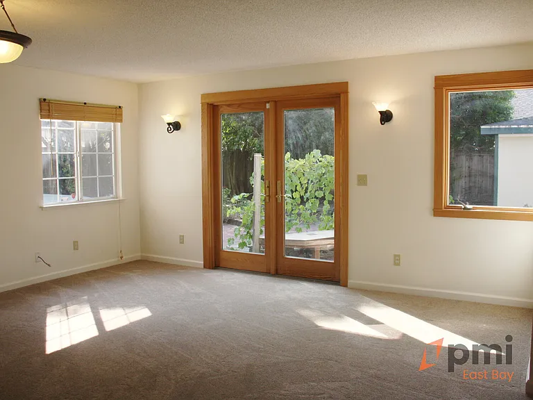 2307 Collins Ave — Photo 6