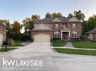 18050 Eider Dr, Clinton Township, MI 48038