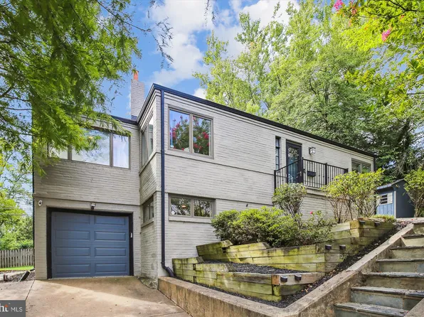 2824 Summerfield Rd, Falls Church, VA 22042