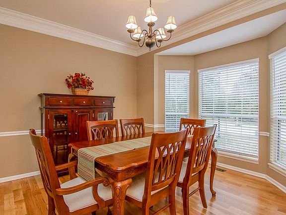 5th image of 2036 Bratton Place Dr