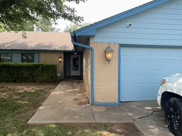 10428 Leicester Dr, Yukon, OK 73099