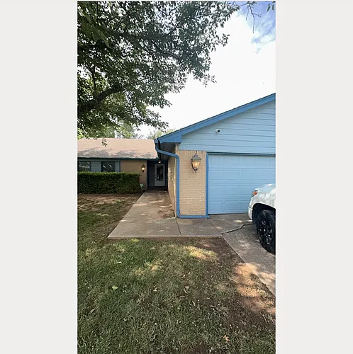 10428 Leicester Dr Photo 1