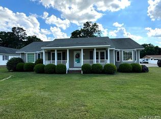 206 Beechwood Dr, Roanoke Rapids, NC 27870