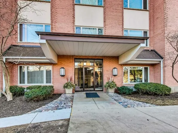 209 Rivershire Ln APT 503, Lincolnshire, IL 60069