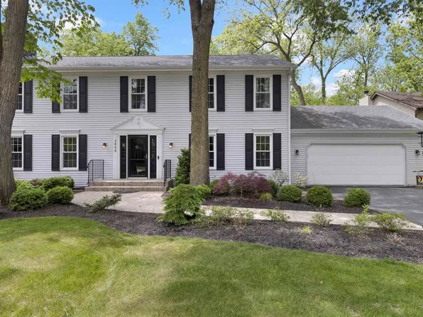 2606 Point O Woods Dr, Rockford, IL 61114