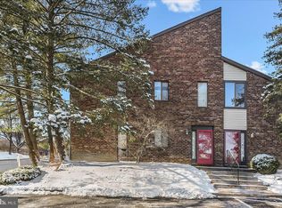 102 Mountainview Dr #102, Wayne, PA 19087