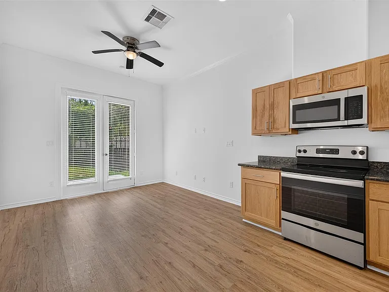 3229 Real St #B — Photo 17