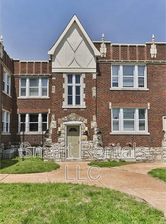 3805 Keokuk St #11