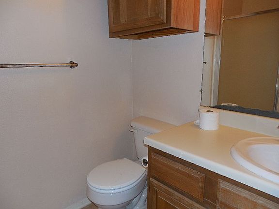 5th image of 4134 Woodcrest Dr