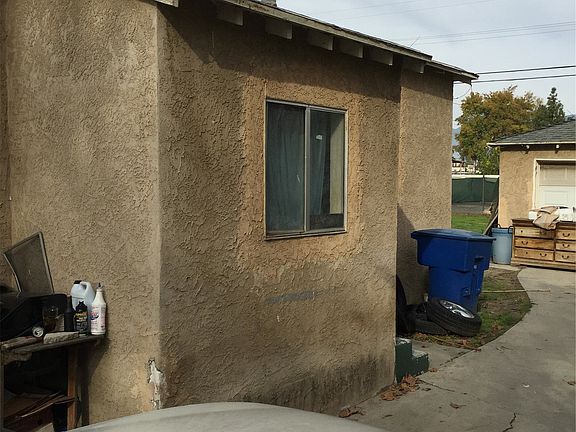 3rd image of 1582 W 20th St