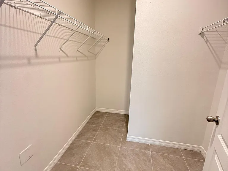 187 Emanuelle Dr — Photo 26