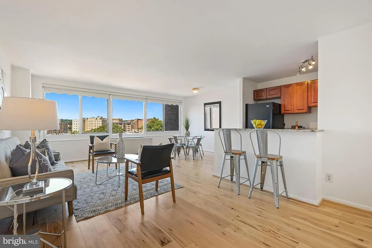 1 bed, 718 sqft, $2,800 — Photo 1