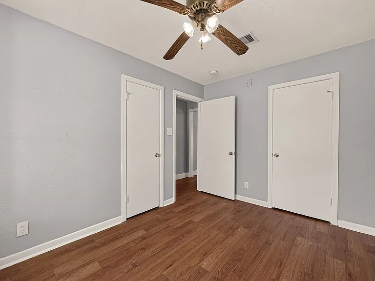10601 Ambursen St — Photo 12