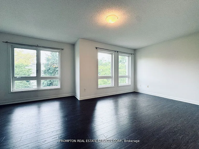 19 Anndale Dr #Townhouse 10 — Photo 5