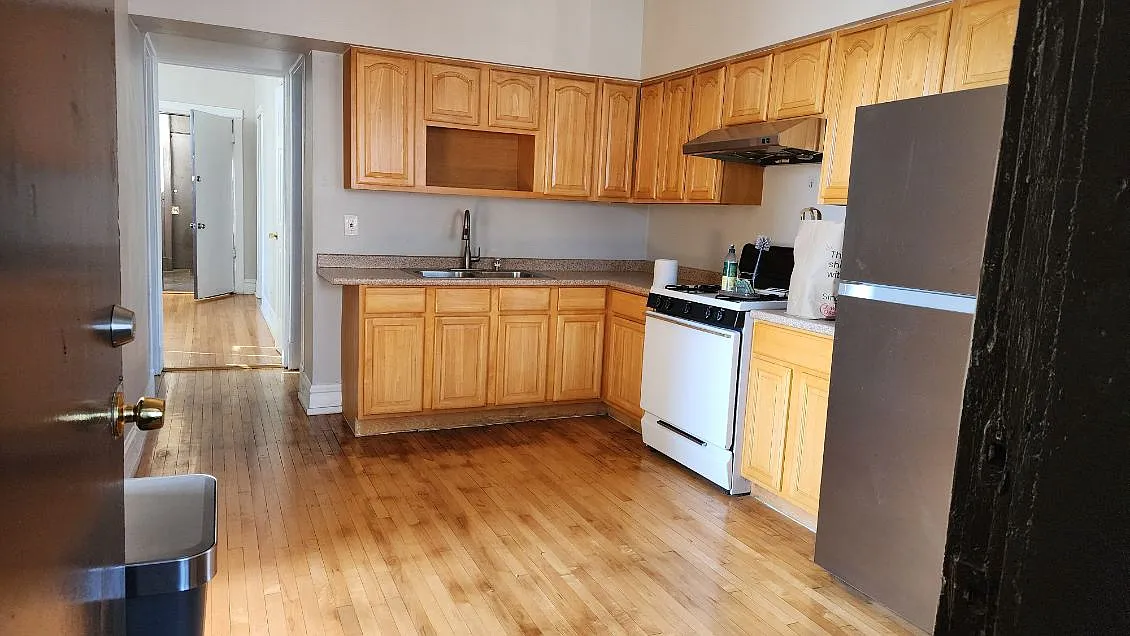 Building Photo - 3329 S Halsted St #2R
