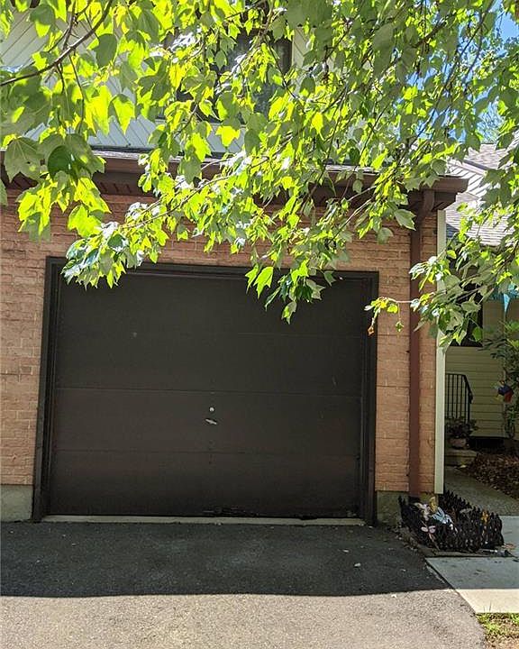 1st image of 154 Oak Forest Dr