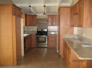 14223 Runnymede St, Van Nuys, CA 91405