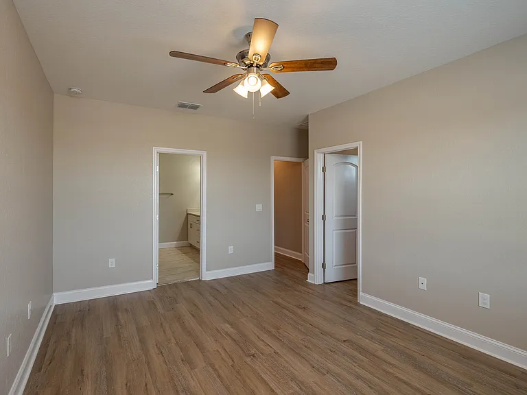 1035 Oak Hammock Dr #1 — Photo 12