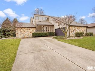 2900 Dartmoor Ct, Springfield, IL 62704