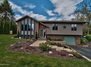 441 Crescent Rd, Bear Creek Township, PA 18702