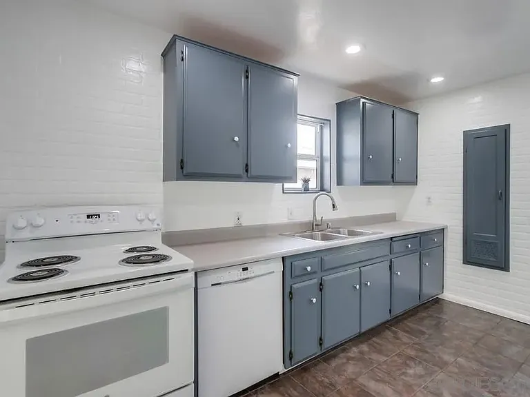 1712 Bervy St — Photo 24